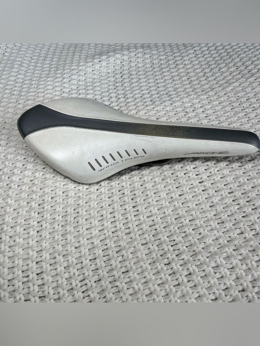 Fizik Arione White and Gray 'Wing Flex' Bike Saddle *See pics some signs of wear